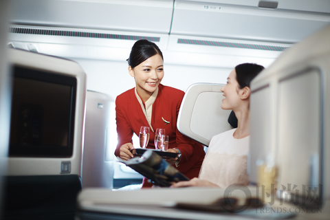 國(guó)泰航空展示空中巴士A350座椅，VR科技結(jié)合趣味互動(dòng)帶來(lái)多重驚喜