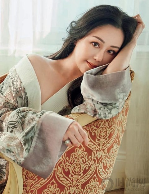 章小蕙 | 打扮得那么美 却不知爱谁