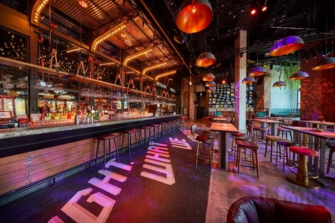 暢想夏日，打卡迪拜亞特蘭蒂斯酒店終極娛樂(lè)圣地Wavehouse