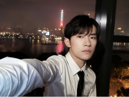 華為nova5：首款“人像超級(jí)夜景”自拍手機(jī)，點(diǎn)亮你的潮流夜生活
