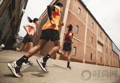 只管去迸發 -- 阿迪達斯推出 UltraBOOST 19 系列跑鞋新配色