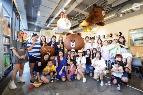 布朗熊生日月 與LINE FRIENDS共享生活喜悅
