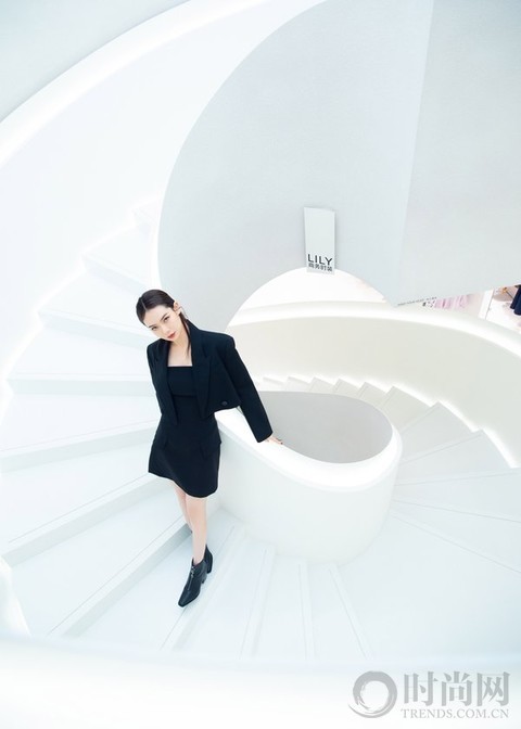 SS20上海時裝周開幕秀LILY商務時裝多維呈現“中國新女性”形象