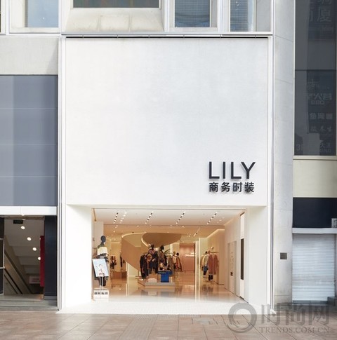 SS20上海時裝周開幕秀LILY商務時裝多維呈現“中國新女性”形象