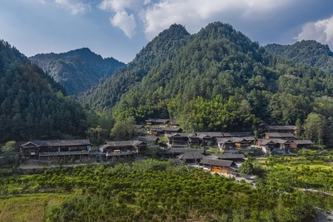 穿行北緯三十度的人間秘境，揭開土司王國的神秘面紗