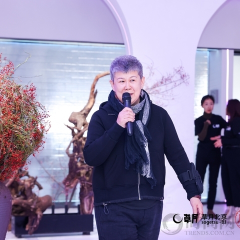 林小蕙用草月流花道藝術(shù)展演活動(dòng)， 告別2020, 并展望下一個(gè)10年