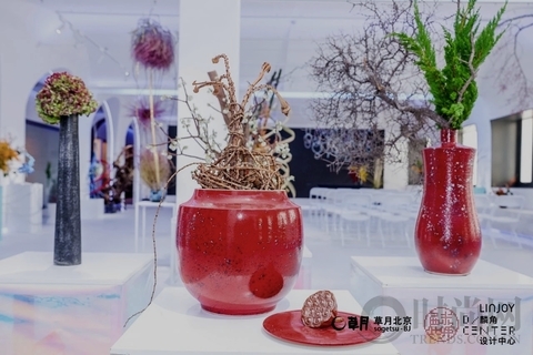 林小蕙用草月流花道藝術(shù)展演活動(dòng)， 告別2020, 并展望下一個(gè)10年
