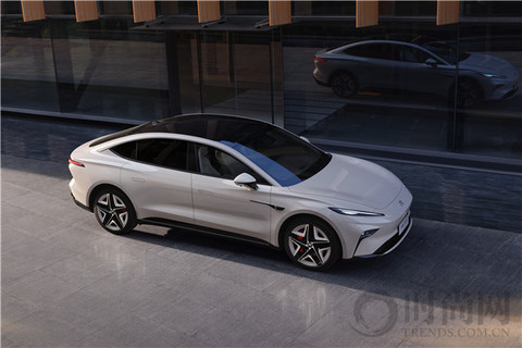 中大型豪華純電轎車飛凡F7正式上市 售價(jià)20.99萬-30.19萬