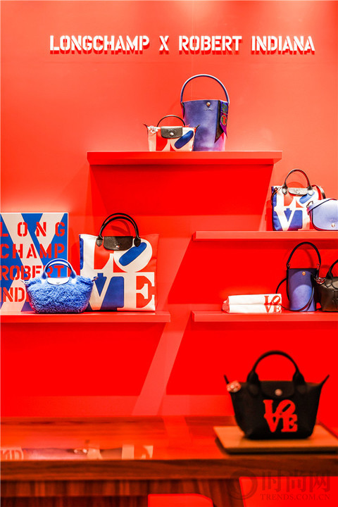 焕新经典 携爱而来  LONGCHAMP X ROBERT INDIANA 系列发布