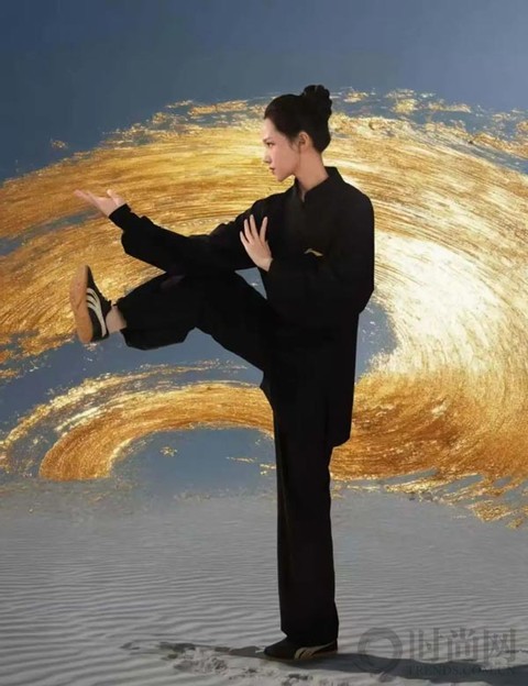 沅芷：抬手风平浪静，落掌乾坤移位