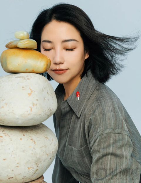 以女性之力传递珠宝能量，唤醒宝石的万千光芒