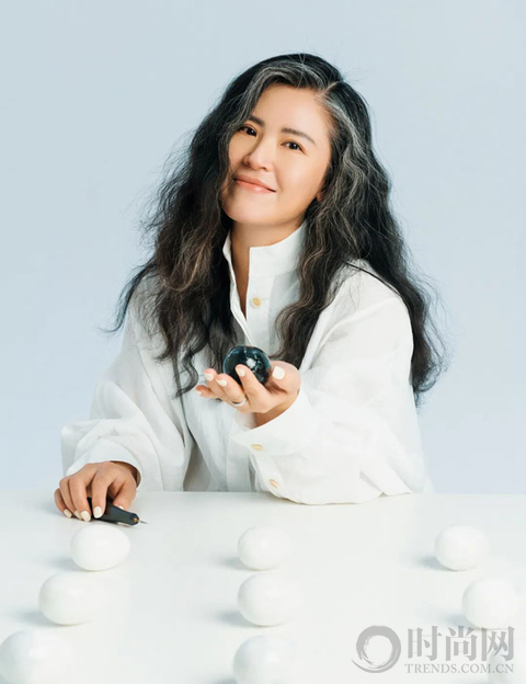 以女性之力传递珠宝能量，唤醒宝石的万千光芒