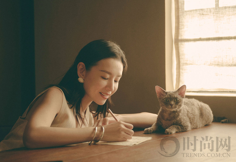 董洁：轻盈一跃