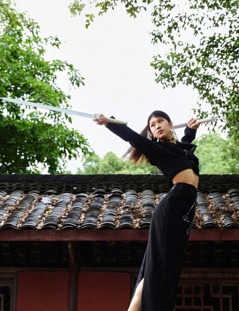 峨眉派女子功夫團 ：玄女下凡峨眉山